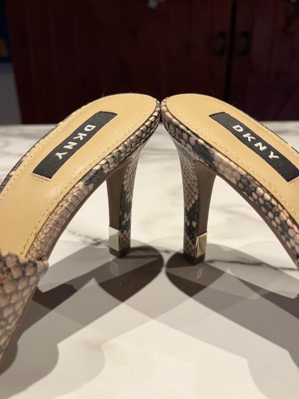 DKNY Fama Snakeskin Slide Sandals/Mules Size 7 - Picture 14 of 16